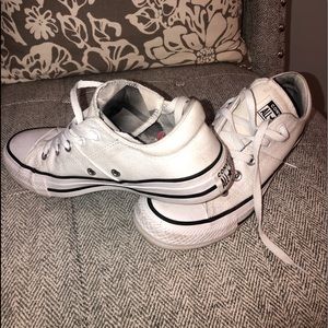 White “ all star Converse” sneakers size 6